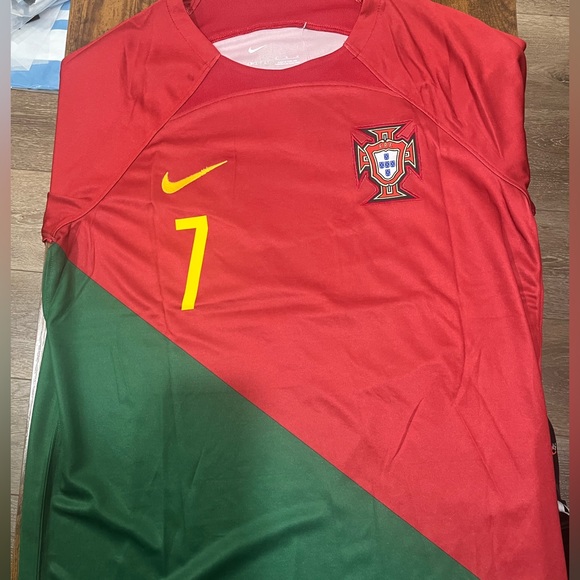 Cristiano Ronaldo 2022 World Cup Jersey - Picture 2 of 4